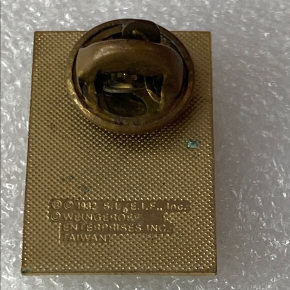 Vintage Liberty Gold and Green Enamel Pin Lady Liberty Pin - Picture 3 of 5